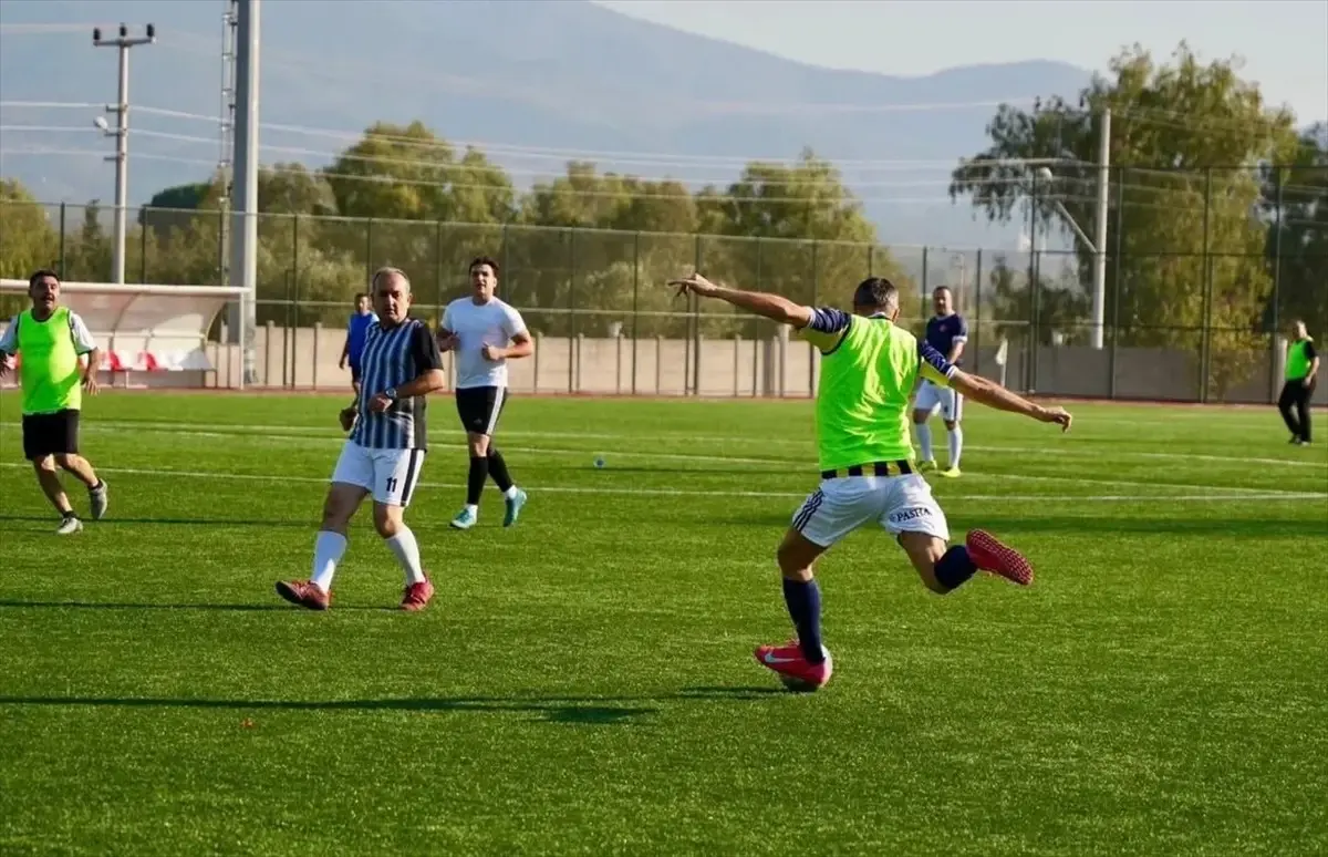 Kemalpaşa’da Protokol Maçı Düzenlendi