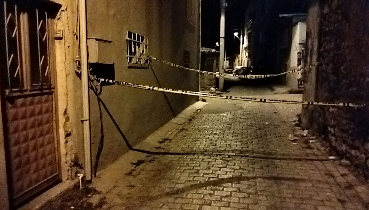 sokakta karsilastigi amcasini 3 yerinden bicakladi lu66Y93j