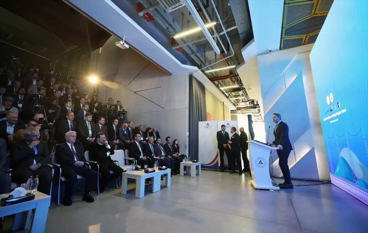 bakan bayraktar son 23 yilda yenilenebilir enerjideki devrimde heslerin onemli rol oynadigini belirtti X5MYOGCP