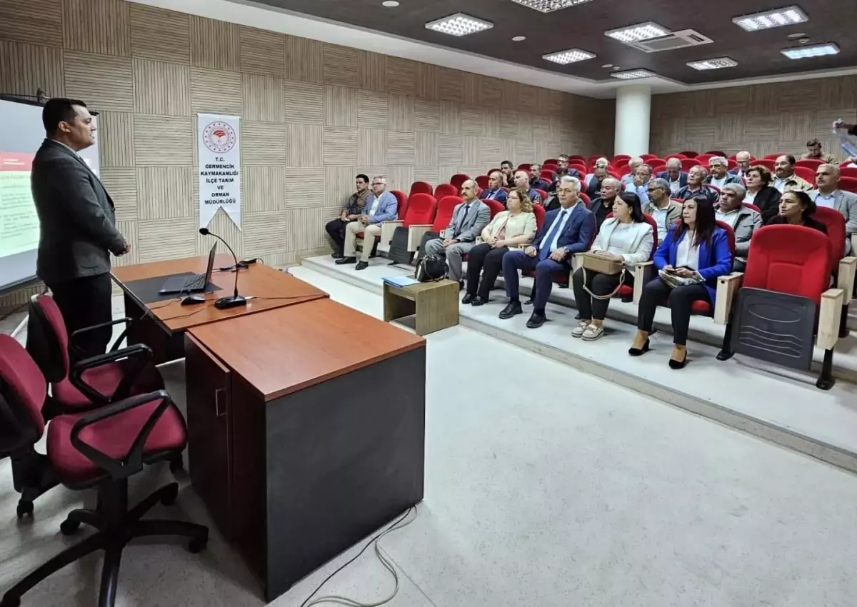 germencikte tarim sayimi toplantisi zEyxML3s.jpg