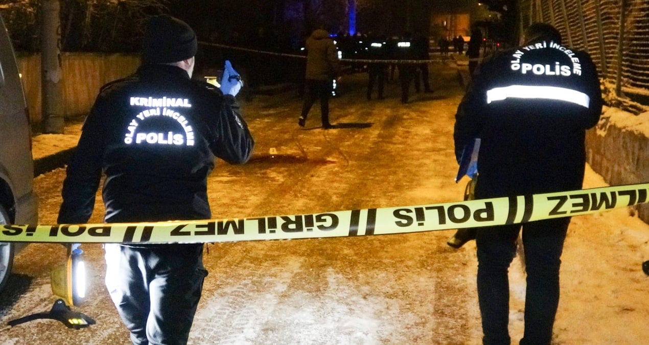 Evinin önünde tek kurşunla öldürüldü