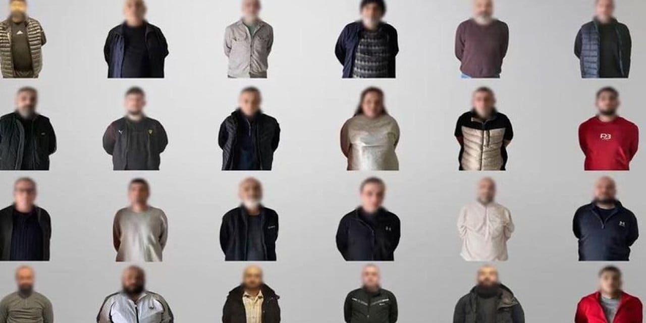 Ulusal ve uluslararası seviyede aranan 24 suçlu Türkiye’ye getirildi! Toplam sayı 584 oldu
