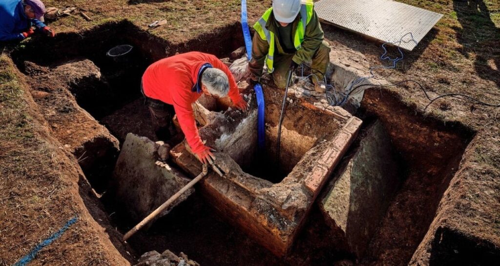 tesadufen-kesfedildi-tarihi-kalenin-altindan-nukleer-siginak-cikti-YFLyOSnc